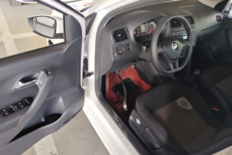 Used Volkswagen Polo 2016 1.4L Manual Fashion Model
