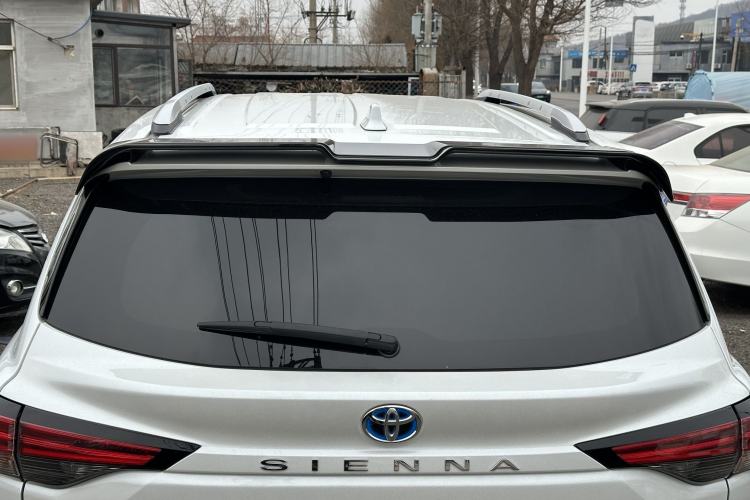 Used Toyota Sienna 2021 2.5L Hybrid Premium Edition
