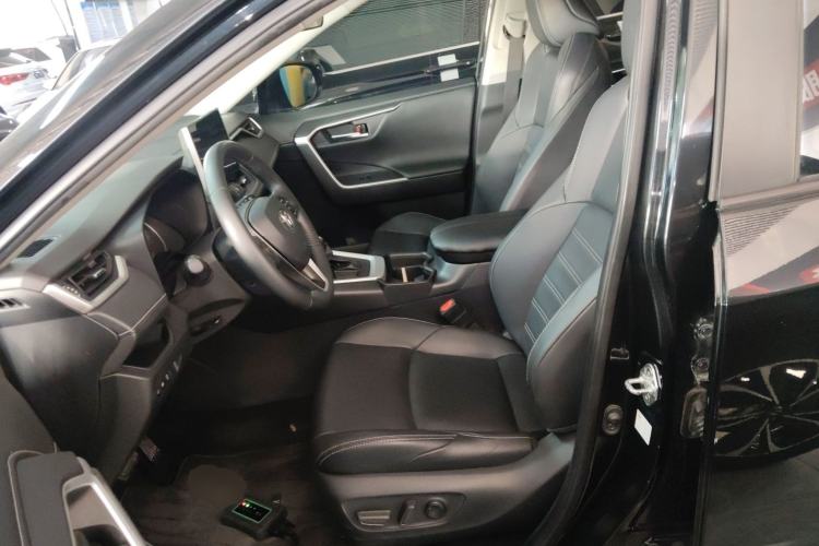 Used Toyota Wildlander 2022 2.0L CVT Two-Wheel Drive Luxury PLUS Edition
