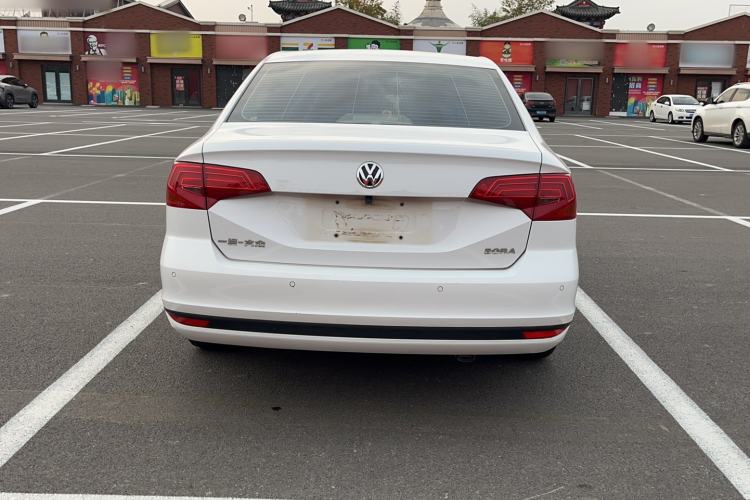 Used Volkswagen Bora 2016 1.6L Manual Fashion Edition
