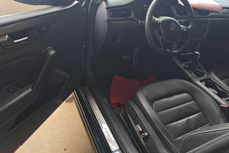 Used Volkswagen Passat 2017 330TSI DSG Luxury Edition
