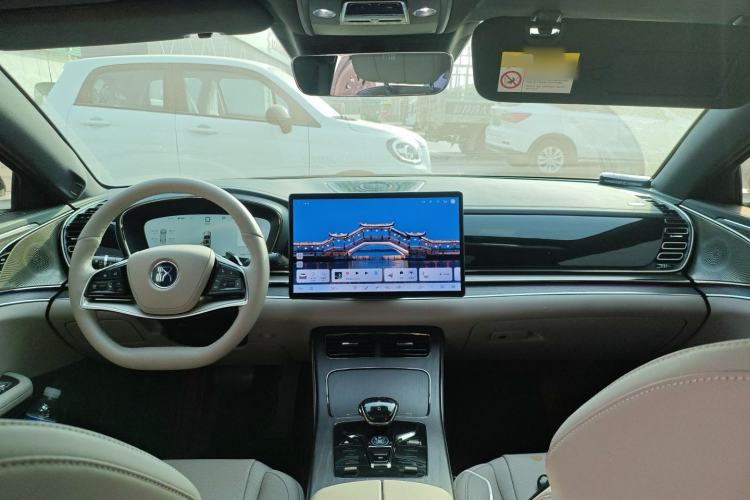 Used BYD Han 2025 EV with 701 km of Laser Radar-Enabled Intelligent Driving