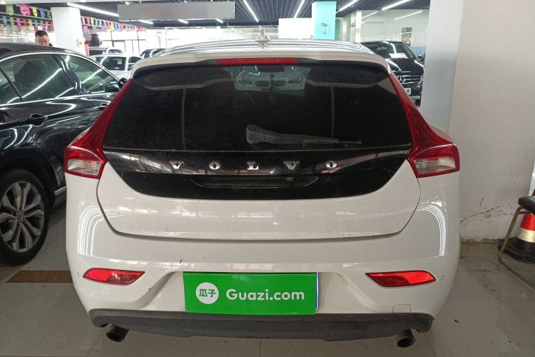 Used Volvo V40 2015 1.6T Zhiya Edition
