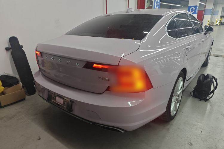 Used Volvo S90 New Energy 2019 T8 e-Drive Hybrid Intelligent Luxury Version China VI Standard

