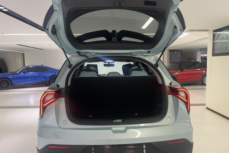 Used Geometry E Firefly 2024 401km Starlight
