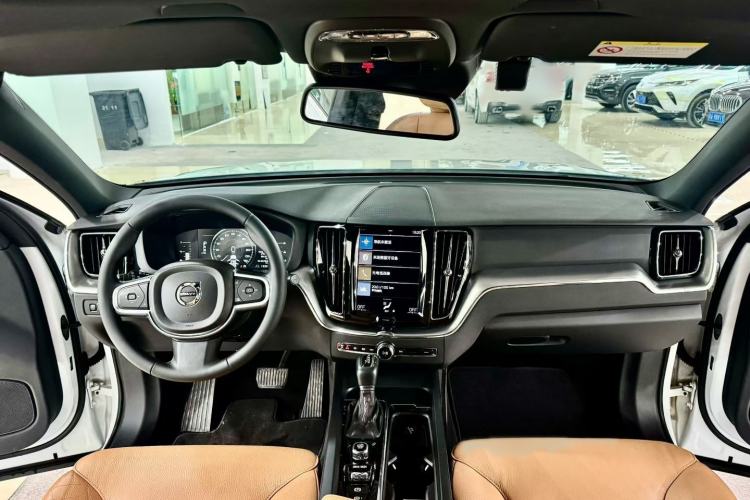 Used Volvo XC60 2019 T5 4x4 Smart Edition China V Standard
