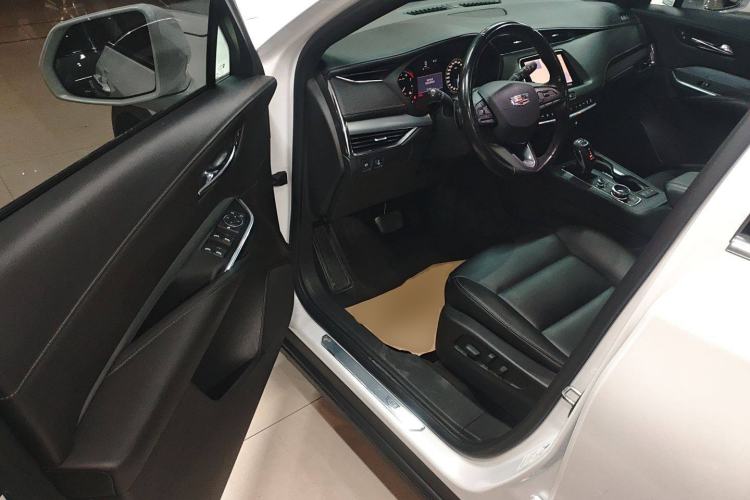 Used Cadillac XT4 2018 28T Two-Wheel-Drive Luxury Model