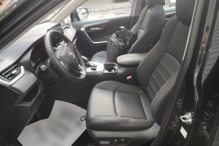 Used Toyota Wildlander 2023 2.0L CVT Four-Wheel Drive Luxury PLUS Edition
