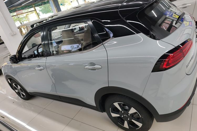 Used Wuling Bingo PLUS 2024 330 km Range Five-Seater Version
