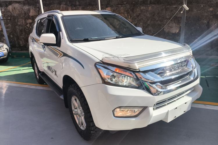 Used Isuzu mu-X 2017 3.0T Four-Wheel Drive Automatic Luxury 7-Seater China IV Standard