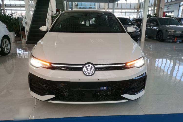 Used Volkswagen Golf 2025 300TSI R-Line
