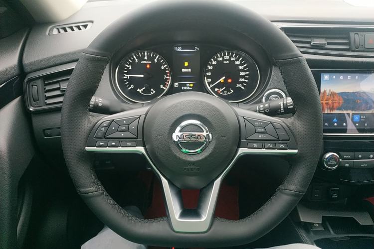 Used Nissan X-Trail 2023 Classic 2.0L Two-Wheel Drive Smart Connect Premium Edition
