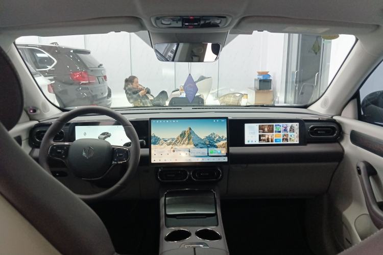 Used Leapmotor C11 2024 All-Electric 580 Luxury Edition
