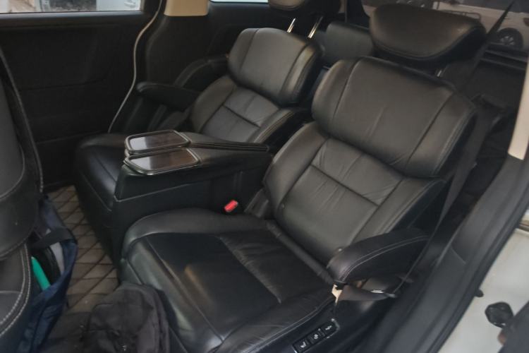 Used Honda Elysion 2016 2.4L Luxury Edition
