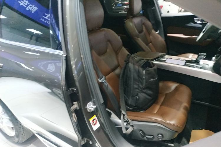 Used Volvo XC60 2019 T5 4x4 Smart Edition China VI Standard
