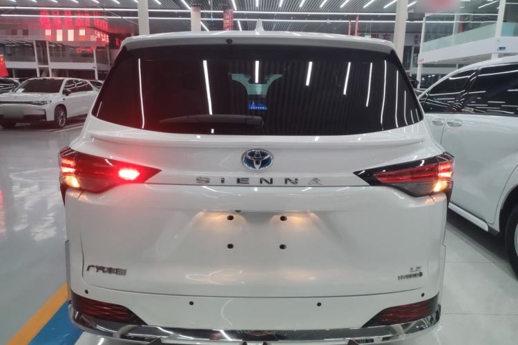 Used Toyota Sienna 2023 2.5L Hybrid Comfort Edition
