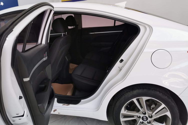 Used Hyundai Elantra 2016 1.6L Automatic ZhiXuan – Elite Version
