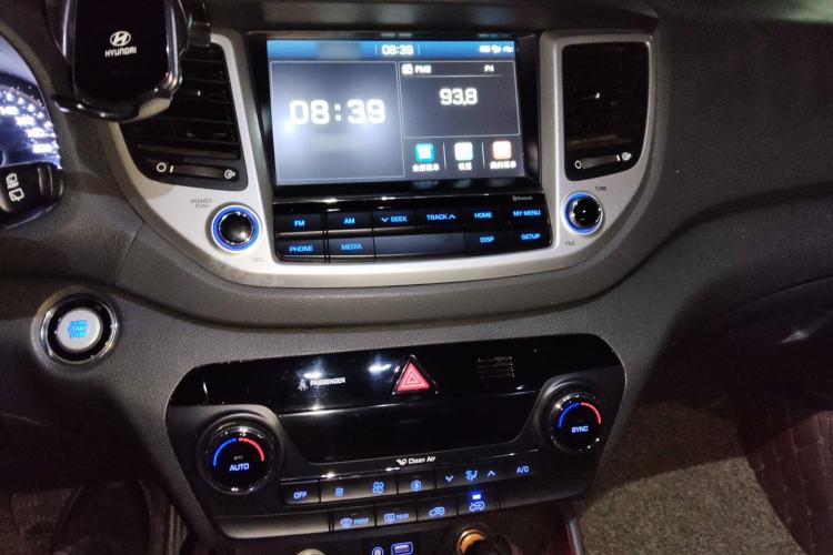 Used Hyundai Tucson 2015 1.6T Dual-Clutch Two-Wheel-Drive Leading Model
