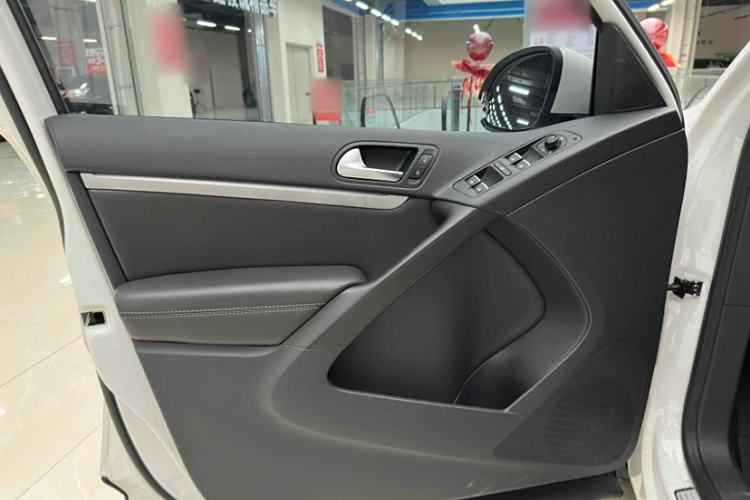 Used Volkswagen Tiguan 2016 280TSI Automatic Two-Wheel Drive Silk Road Comfort Edition
