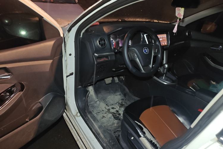 Used Venucia T70 2016 2.0L CVT Smart Choice Edition