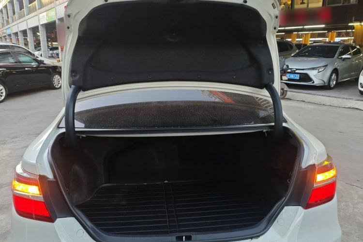 Used Toyota Camry 2015 Dual-Engine 2.5 HG Luxury Navigation Edition
