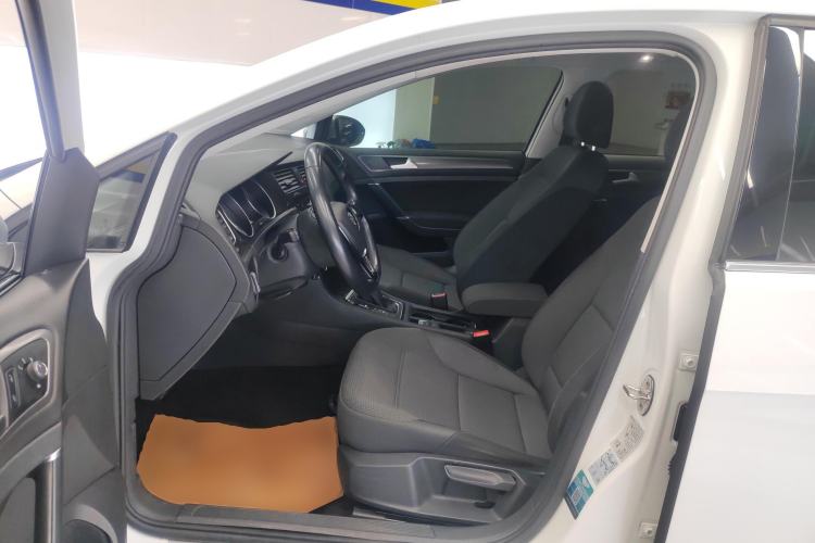 Used Volkswagen Golf 2019 1.8TSI Travel Edition
