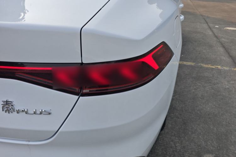 Used BYD Qin PLUS 2024 HONOR Edition DM-i 55KM Leading Model
