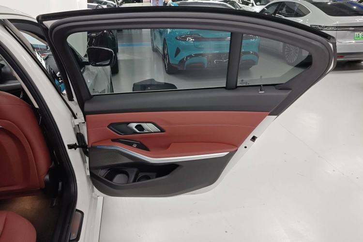 Used BMW i3 2025 eDrive 35 L
