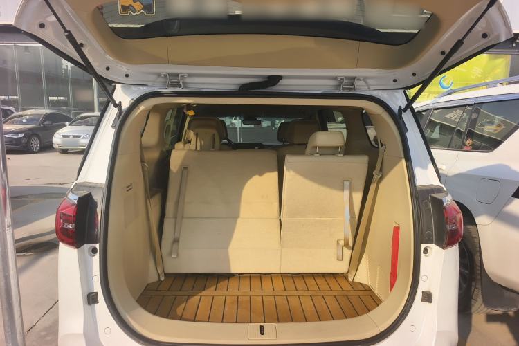 Used Buick GL8 2022 ES Landtrek 653T Luxury Edition