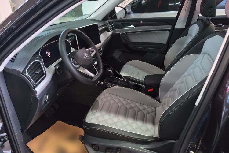 Used Volkswagen Tayron 2024 300TSI Two-Wheel-Drive Luxury Plus Advanced Version
