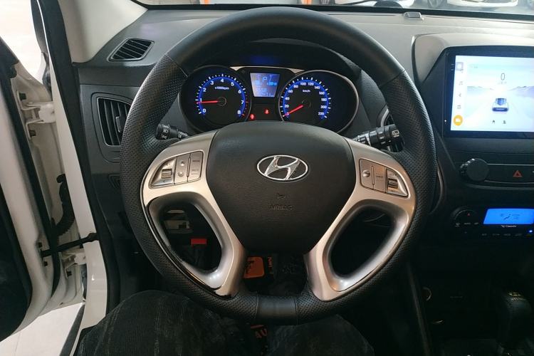 Used Hyundai ix35 2015 2.0L Automatic 2WD Smart Type China IV