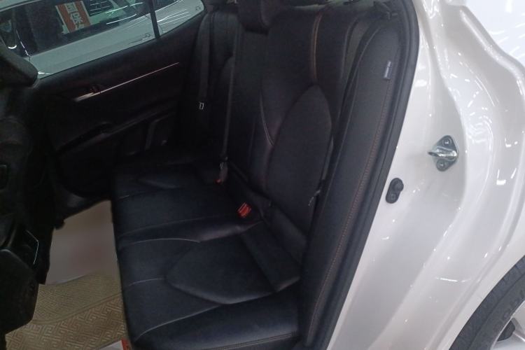 Used Toyota Camry 2021 2.0G Luxury Edition
