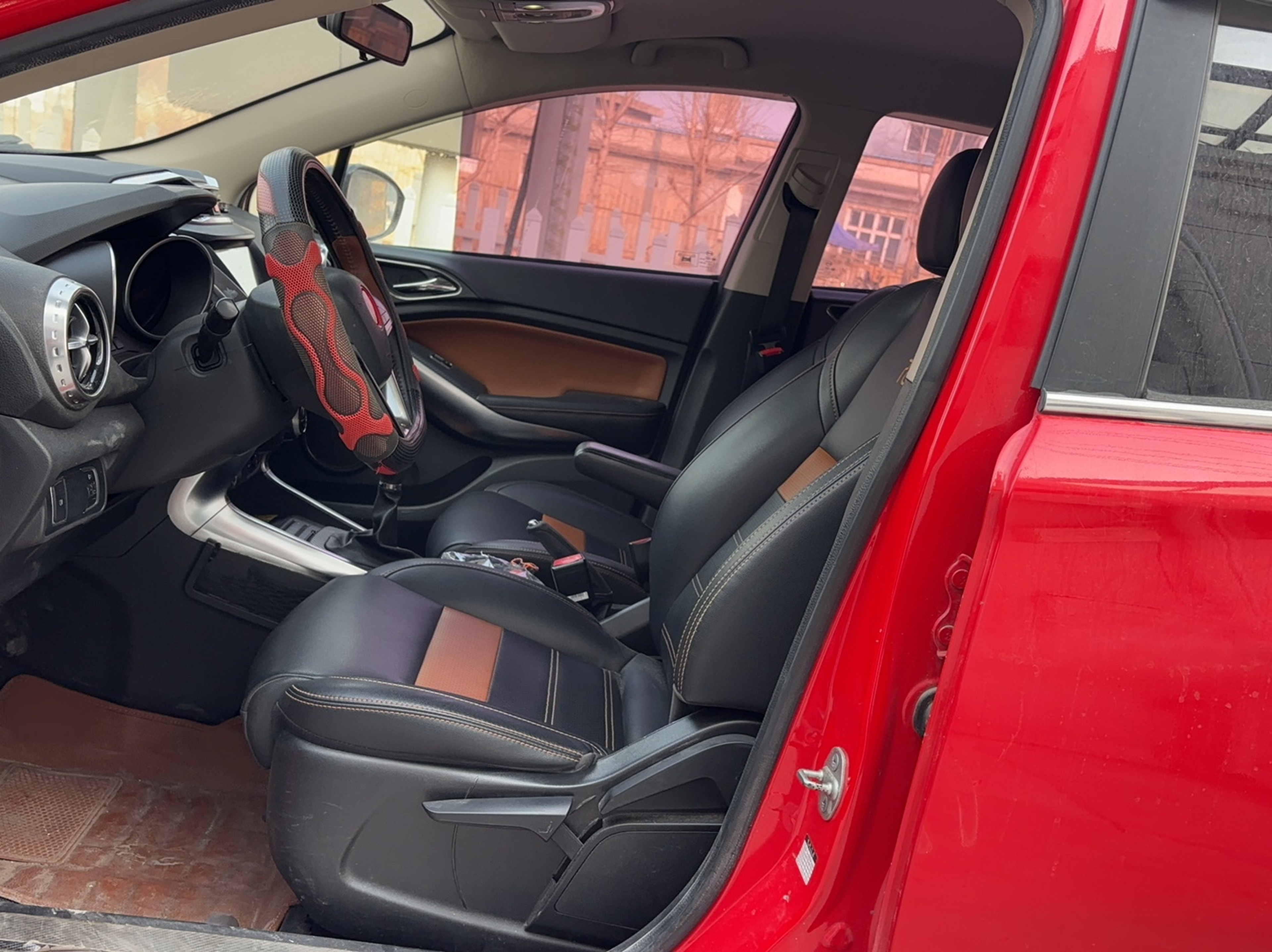 Переднее сиденье в автомобиле