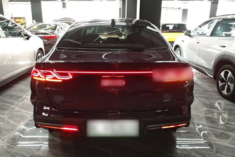 Used BYD Qin L 2025 DM-i Smart Drive 120KM Superior Model
