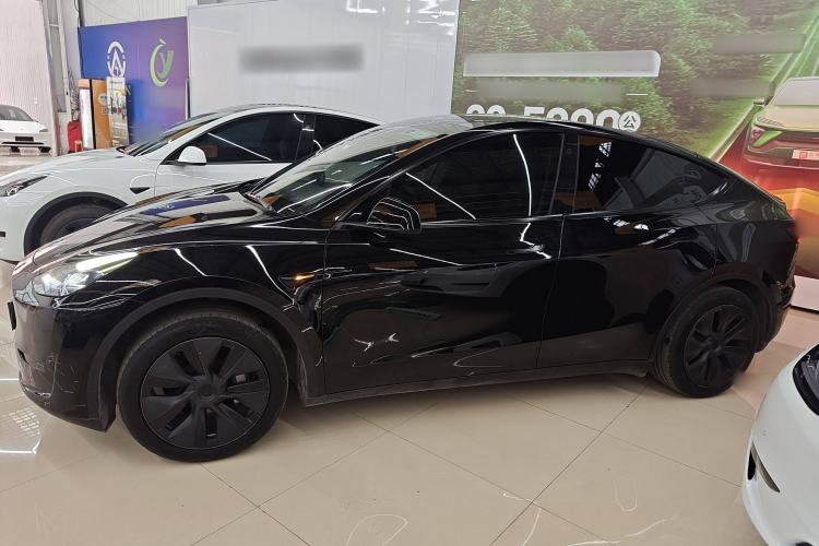 Used Tesla Model Y 2023 Rear-Wheel-Drive Version
