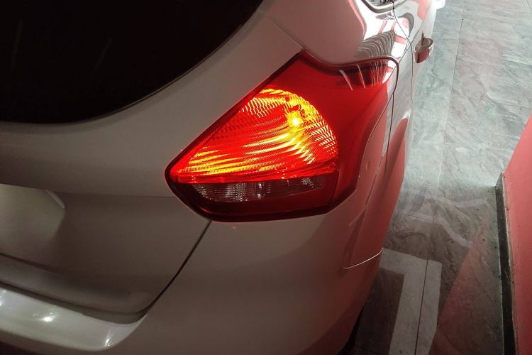 Used Ford Focus 2018 Hatchback Classic 1.6L Automatic Trendy SmartDrive Edition
