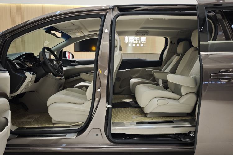 Used Buick GL8 2021 Land Cruiser Executive Class 652T Comfort Model