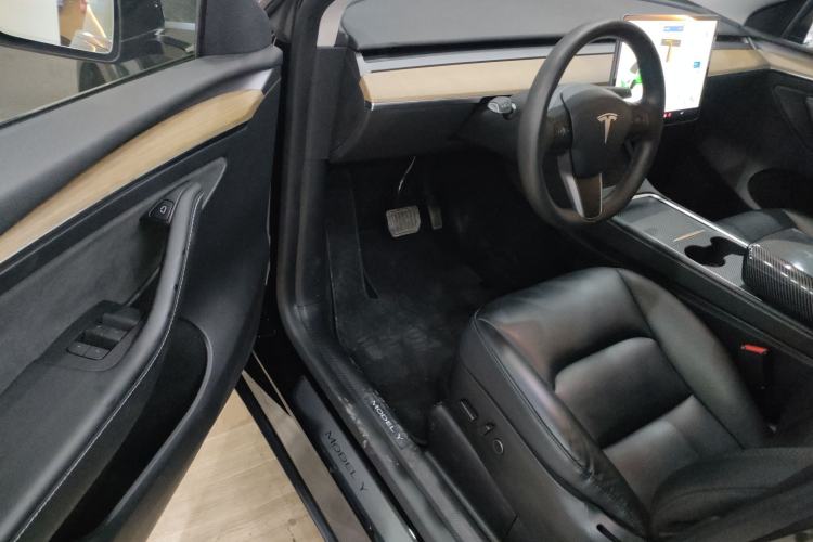 Used Tesla Model Y 2021 Standard Range Rear-Wheel Drive Version