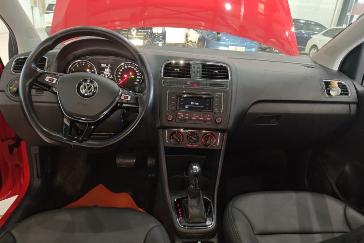 Used Volkswagen Polo 2016 1.6L Automatic Comfort Model
