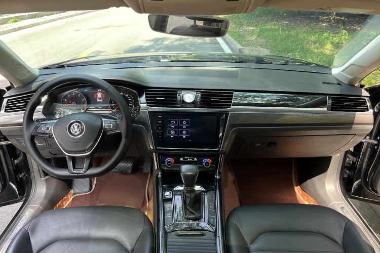 Used Volkswagen Phideon 2019 380TSI Two-Wheel Drive Business Edition China VI Standard
