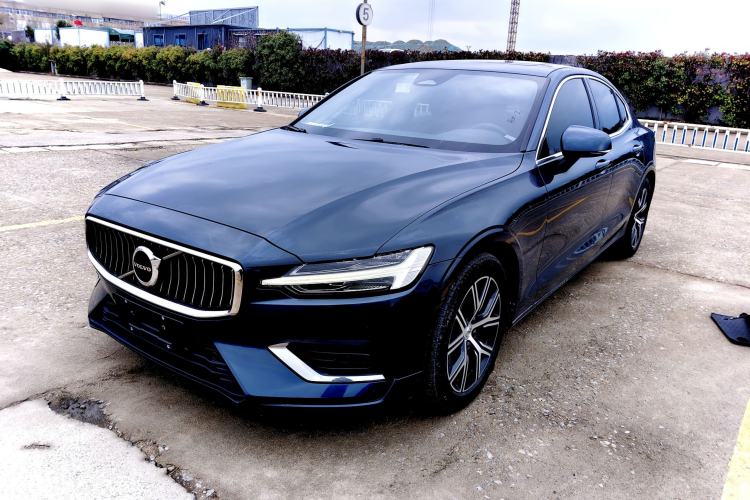 Used Volvo S60 2023 B4 Zhiyi Luxury Edition