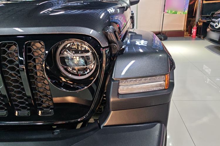 Used  Gladiator 2022 3.6L Pioneer Edition