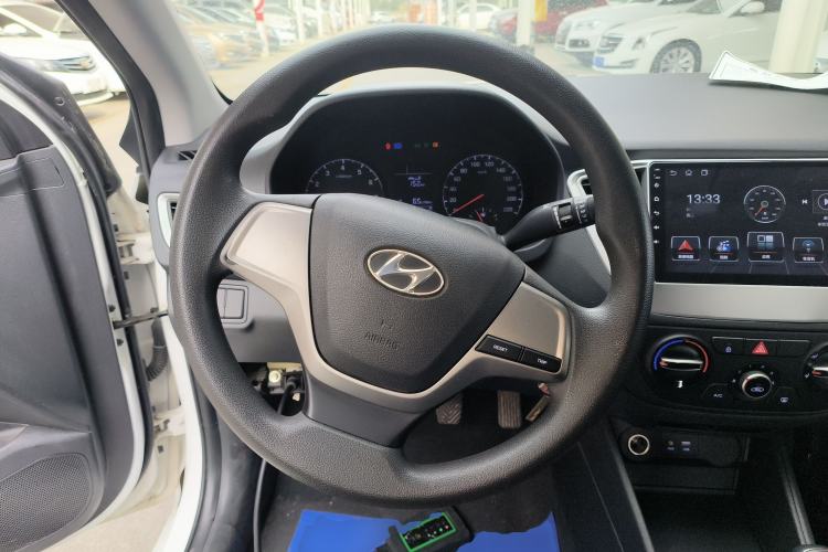 Used Hyundai Verna 2016 1.4L Manual Cool Edition GLS
