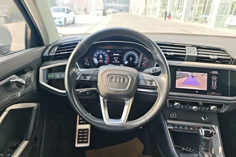 Used Audi Q3 2021 40 TFSI Fashion Dynamic Model
