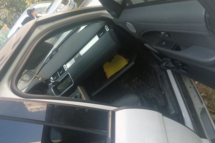 Used Land Rover Range Rover Evoque 2018 240 PS SE Smart Brilliance Edition
