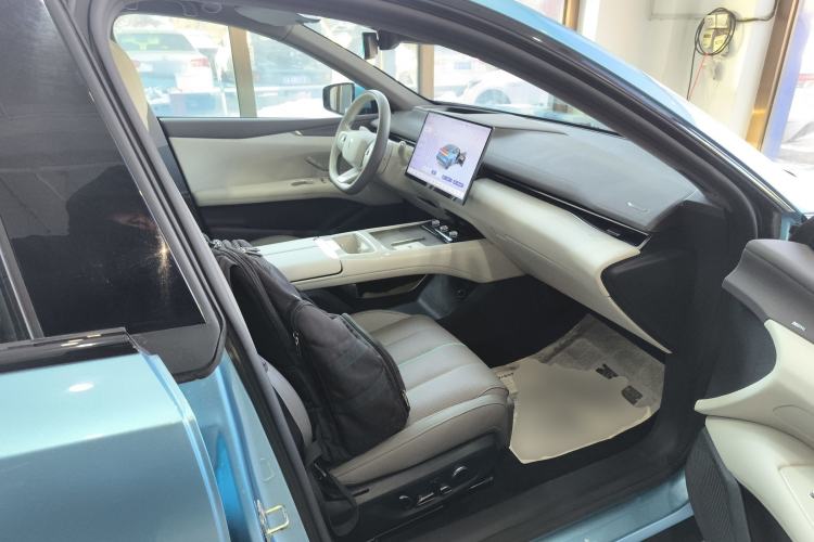 Used  L07 2024 230Max Qiankun Intelligent Driving ADS SE Range-Extended Version
