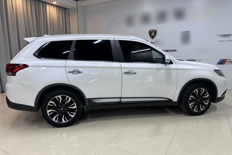 Used Mitsubishi Outlander 2019 2.0L Two-Wheel Drive Comfort Edition 5 Seats China VI Standard
