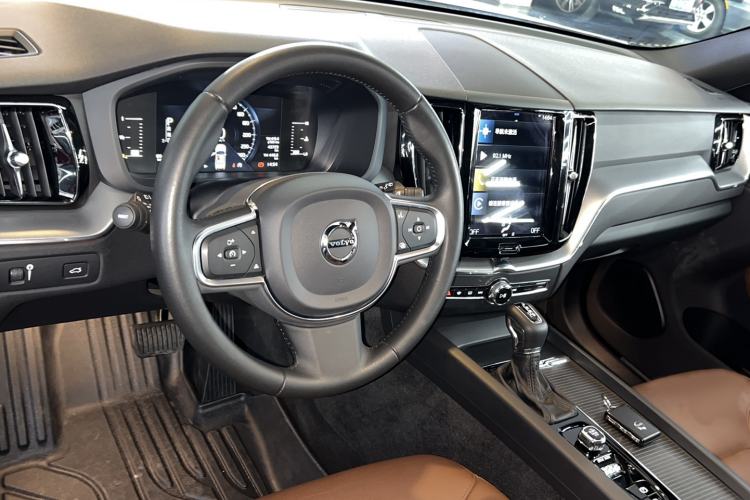 Used Volvo XC60 2021 T5 4x4 Smart Luxury Edition
