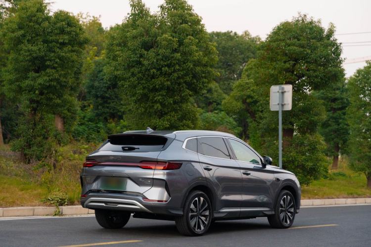 Used BYD Song PLUS New Energy 2025 EV Smart Drive Edition 605km Flagship Model
