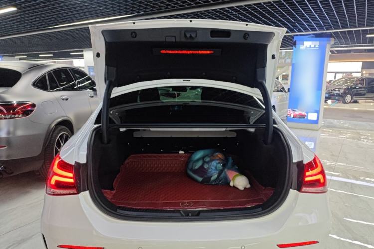 Used Mercedes-Benz A-Class 2022 Revised Version A 200 L Sport Sedan Fashionable Style